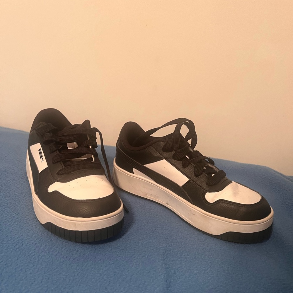 kids black and white pumas